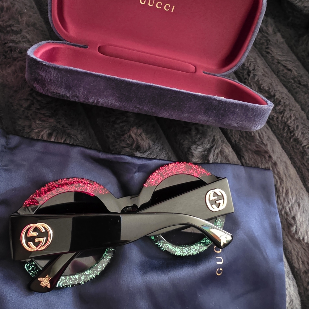 Gucci Black and Red Round Frame Sunglasses - Picture 6 of 9